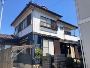 刈谷市で外壁塗装・コーキング、板金工事！　幕板がいいアクセントになってます！