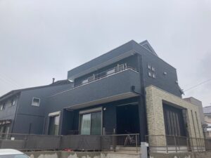 名古屋市で屋根外壁塗装・コーキング工事！　タイル面とのバランスが完璧(^^)/