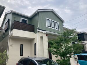 安城市で外壁屋根塗装・コーキング工事！　既設合わせで新築の装い！