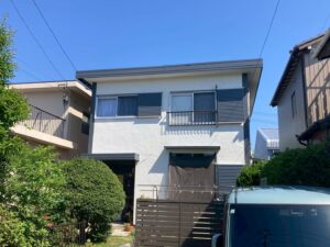 豊明市で外壁屋根塗装・コーキング工事！　ワンカラーから雰囲気一新！アクセントカラーを入れました☆