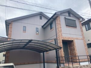 東浦町で外壁塗装・コーキング・屋根板金工事！　レンガ調の外壁とのバランスが完璧！