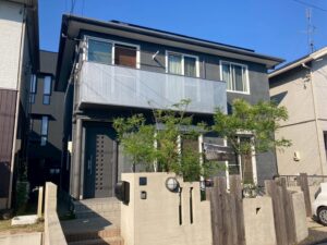 岡崎市で外壁屋根塗装・コーキング工事！　花こう岩イメージの塗料で高級感のある仕上がりに！