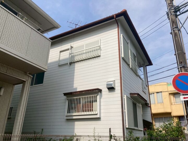 【スーパーセランフレックス】岡崎市|ホワイトの外壁と鮮やかなレッドの屋根で明るい印象に施工前|刈谷市・豊明市の外壁塗装 愛知建装