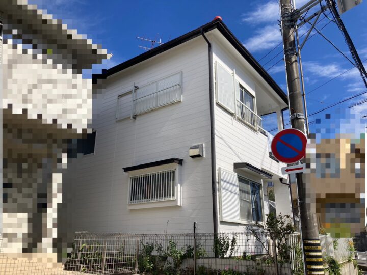 【スーパーセランフレックス】岡崎市|ホワイトの外壁と鮮やかなレッドの屋根で明るい印象に施工後|刈谷市・豊明市の外壁塗装 愛知建装